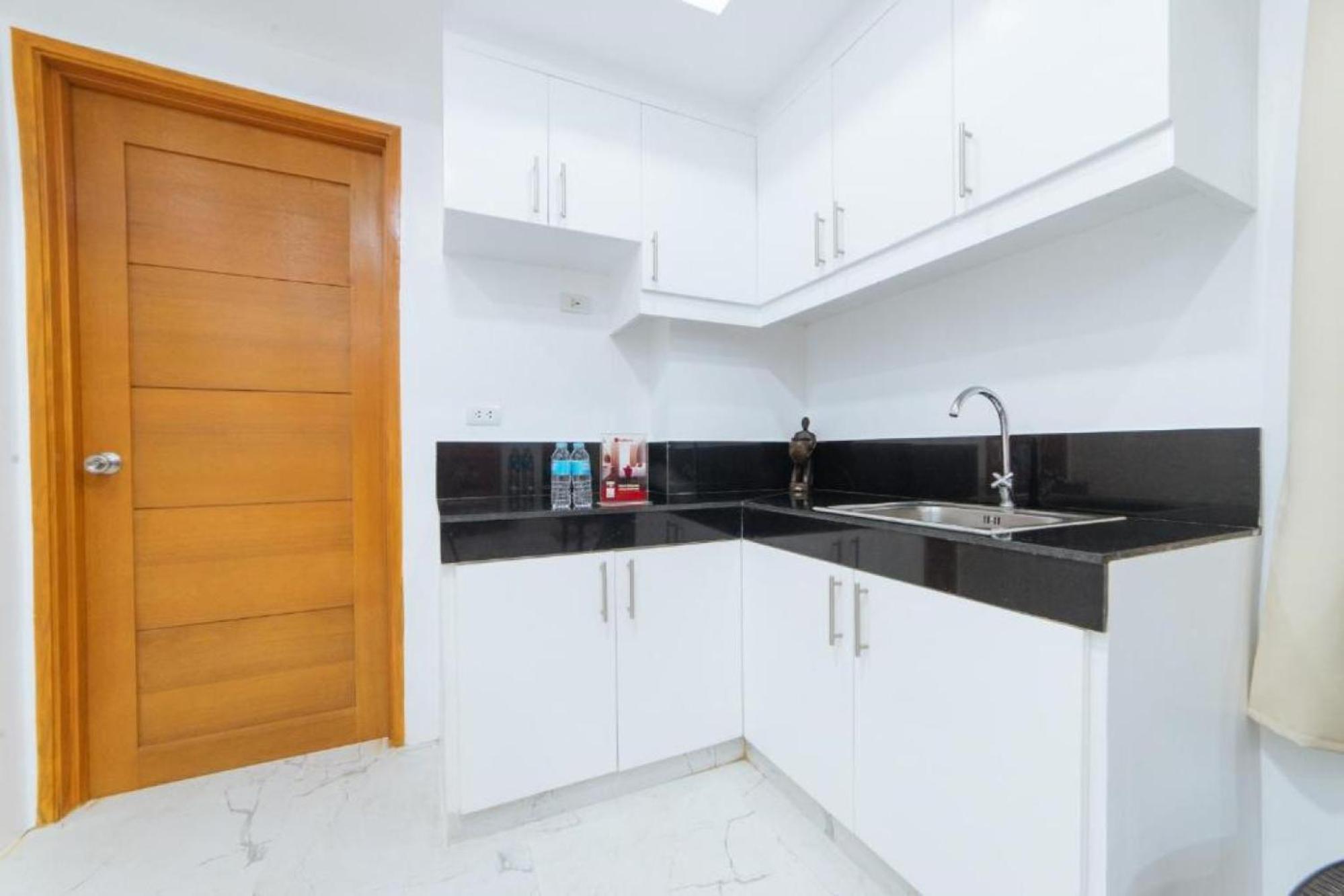 Reddoorz At Dbuilders Rooms Bangkal Makati San Pedro Makati Exterior foto