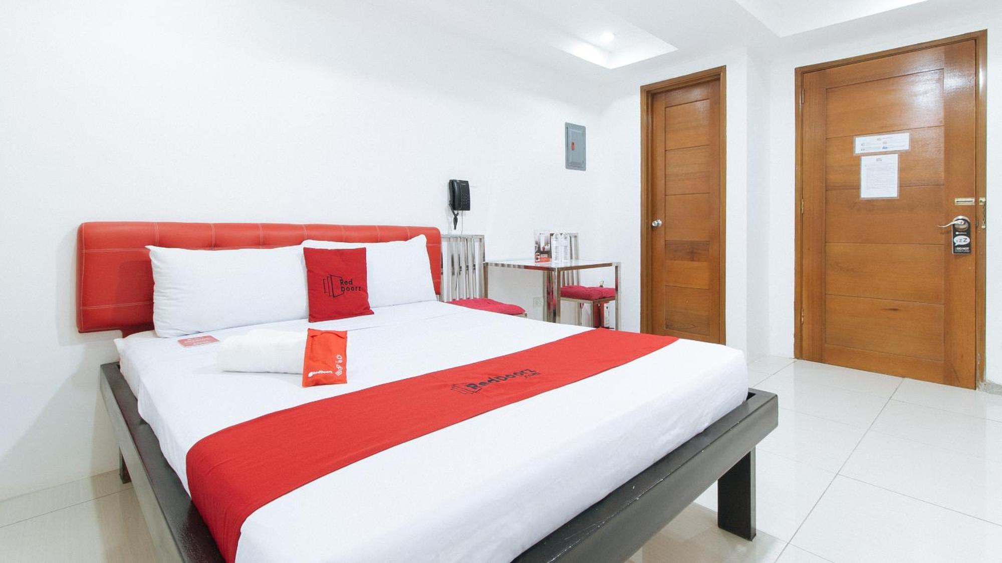 Reddoorz At Dbuilders Rooms Bangkal Makati San Pedro Makati Exterior foto