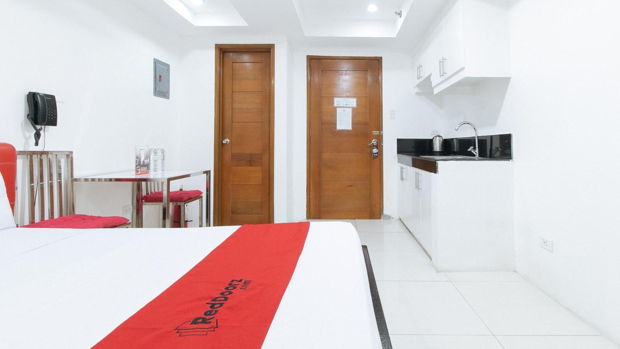 Reddoorz At Dbuilders Rooms Bangkal Makati San Pedro Makati Exterior foto