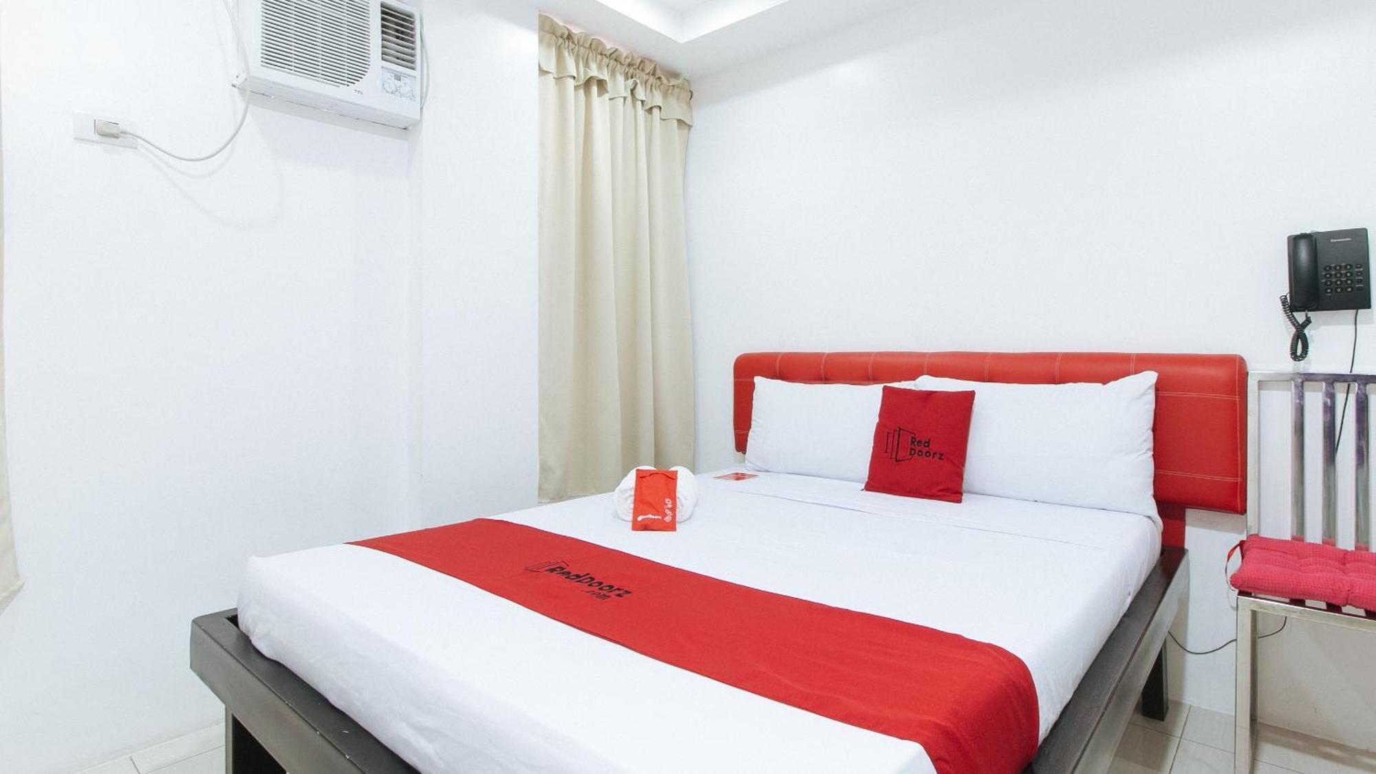 Reddoorz At Dbuilders Rooms Bangkal Makati San Pedro Makati Exterior foto