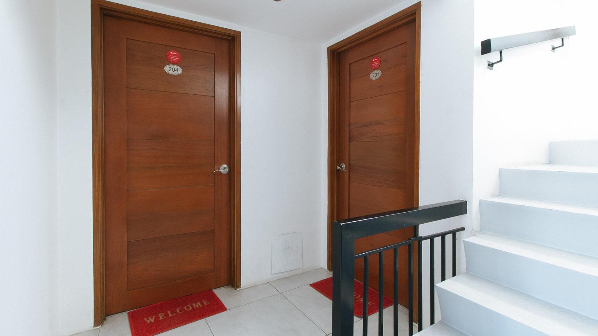 Reddoorz At Dbuilders Rooms Bangkal Makati San Pedro Makati Exterior foto