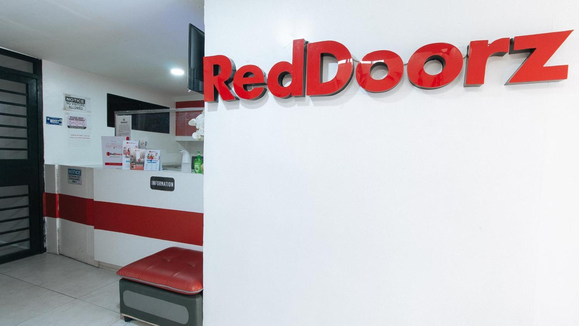 Reddoorz At Dbuilders Rooms Bangkal Makati San Pedro Makati Exterior foto